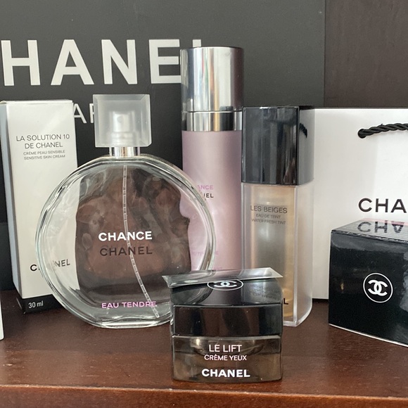 Chanel Collection - Picture 2 of 2